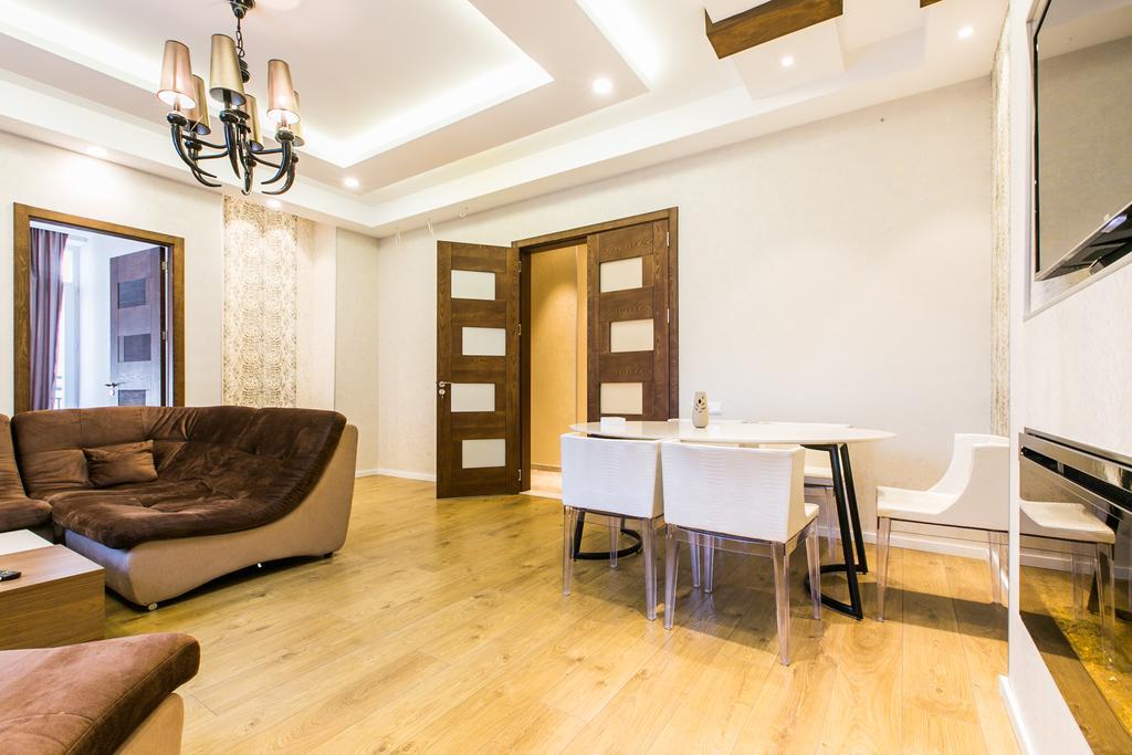 Sweet Home 3 At Freedom Square Тбилиси Экстерьер фото